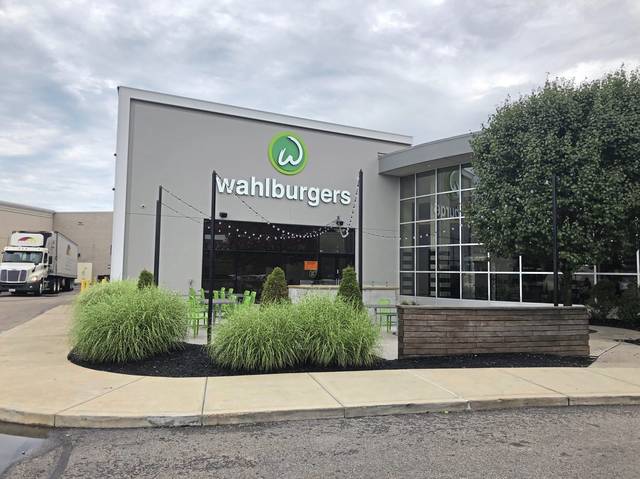 Wahlburgers opens 2nd Pittsburgh-area location in Robinson