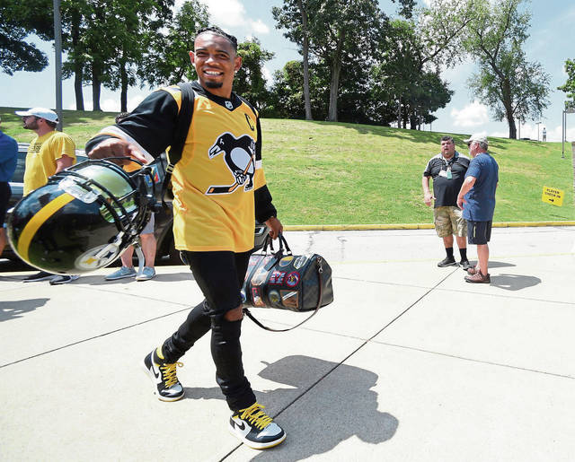 1457317_web1_gtr-steelers11-072619