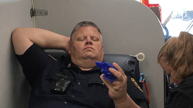 1482145_web1_ptr-policeblooddrive01-080119