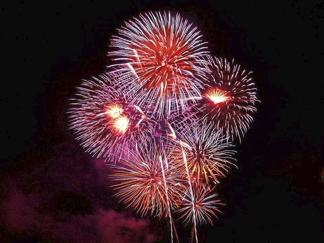 1485134_web1_web-fireworks