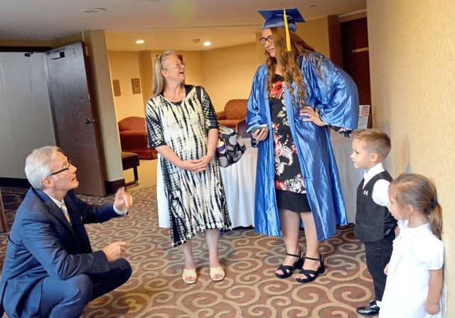 1485154_web1_Pal-IMBCgrad1-080819