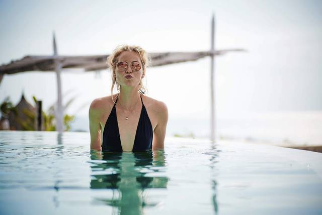 1487201_web1_web-pool3