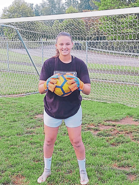 Gateway goalie Neundorfer survives rigorous tryout for showcase