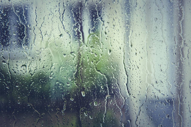 1494040_web1_RainWindow