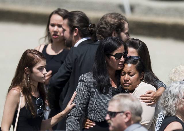 1512402_web1_ptr-cumerfuneral13-081119