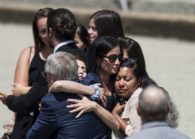 1512402_web1_ptr-cumerfuneral15-081119