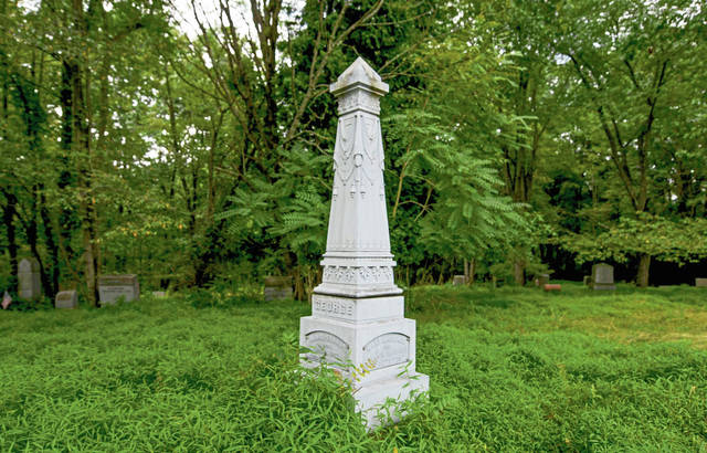 1517395_web1_VND-LBcemetary6-081019
