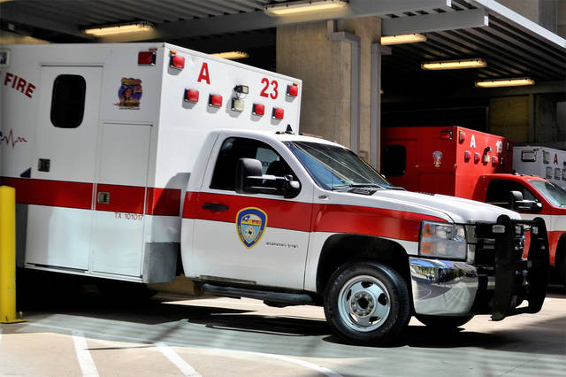 1525986_web1_web-ambulance5