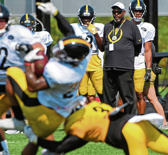 1527996_web1_gtr-steelers01-081219