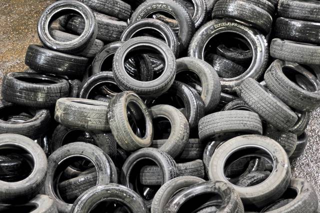 1530183_web1_JMM-TIRE1122-02