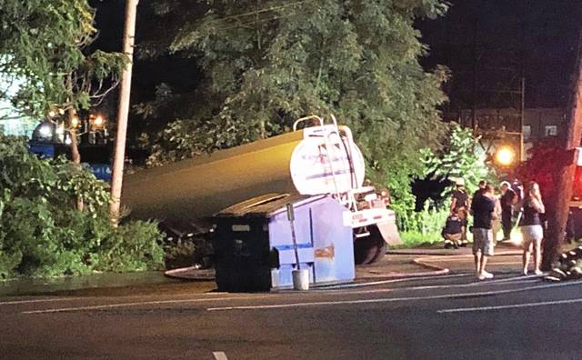 1533138_web1_ptr-truckcrash-081319