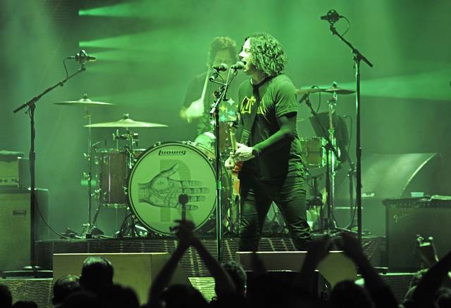 1533844_web1_ptr-raconteurs04-081519