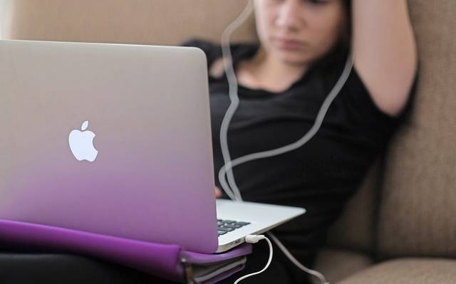 1540241_web1_web-macbook