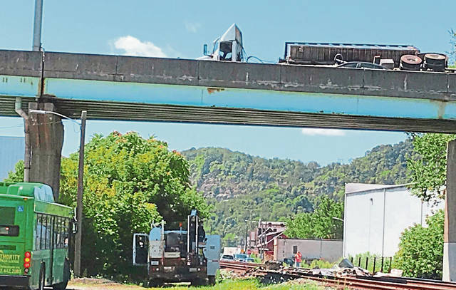1561294_web1_vnd-bridgetruck4-082019
