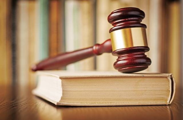 1561316_web1_web-gavelZ