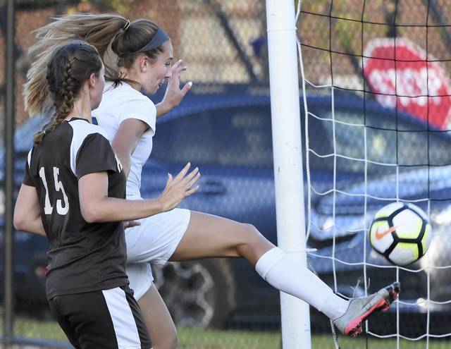 Sidney Shemanski hopes to guide young Freeport girls soccer to section title