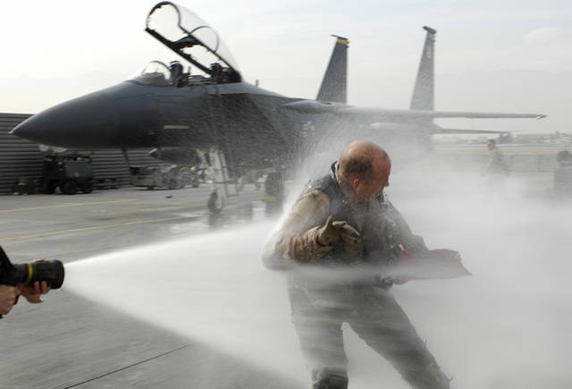 1567566_web1_US-NEWS-FIGHTERPILOTS-CANCER-2-MCT