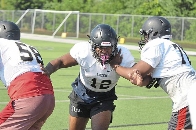 Week Zero sparks debate among newlywed Chick’s Picks, husband