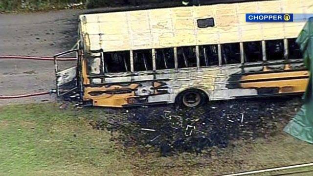 1587462_web1_gtr-BeaverBusFire-082519