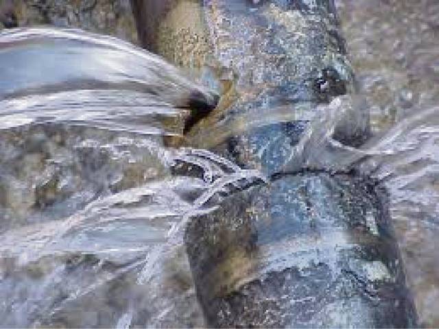 1589709_web1_WEB-water-main-break