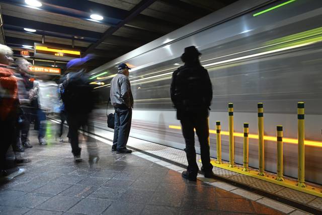 1599758_web1_ptr-commute01-103013-
