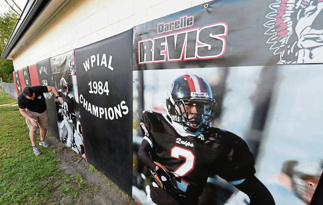 5 things to watch in Week 1 high school football<span class="headline-video">Video <i class="fa-solid fa-circle-play"></i></span>