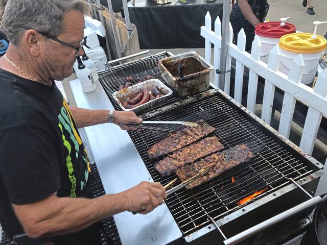 1610356_web1_PTR-RIBS-PIGFOOT