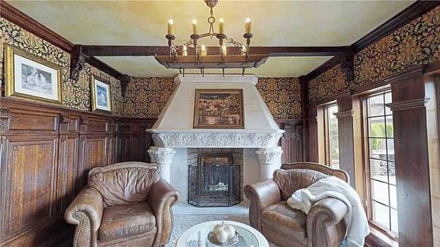 1578102_web1_gtr-StorybookHome49-010319