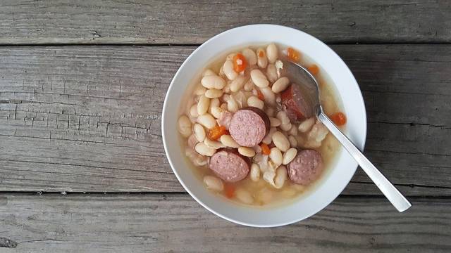 1593101_web1_gtr-trv-tip-beans-090119
