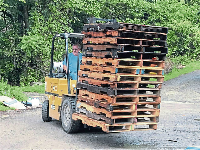 1597241_web1_vnd-pallets2-090319
