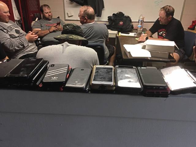 Electronics not a significant factor contributing to dwindling high school football rosters