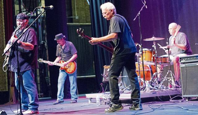 1613589_web1_badboybluesband