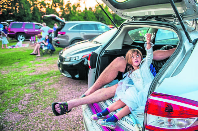 Drive-in movie tradition continues in Western Pennsylvania<span class="headline-video">Video <i class="fa-solid fa-circle-play"></i></span>