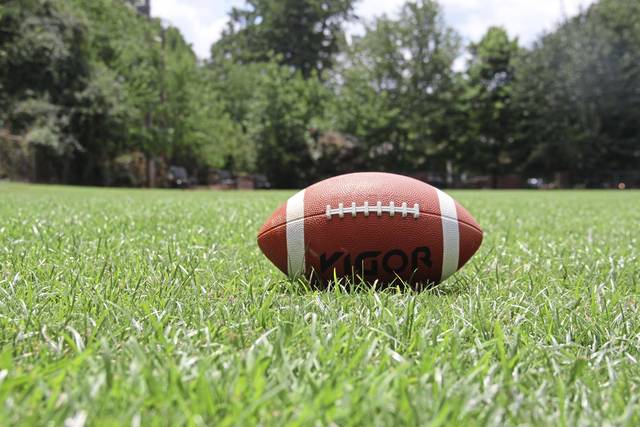 1619900_web1_WEB-football