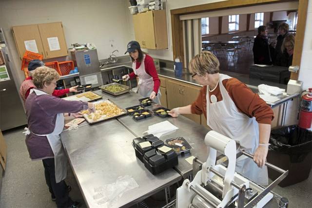1625328_web1_gtr-MOWvolunteers-090519