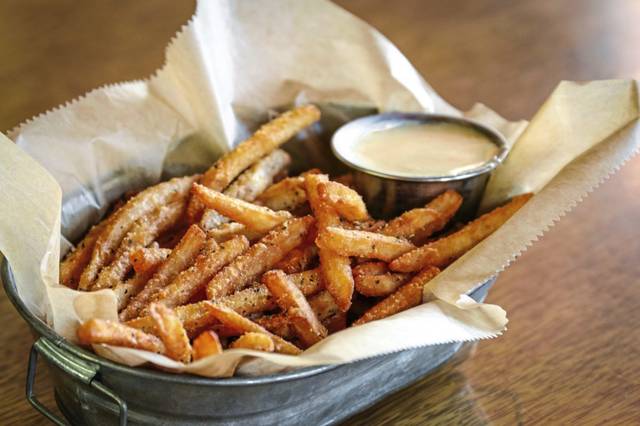 1625582_web1_HopCat-french-fries
