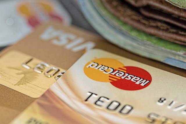 1650786_web1_web-creditcards