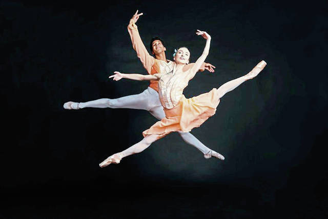 1651438_web1_gtr-FA-dance01-091919