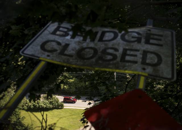 1659416_web1_ptr-davisavenuebridge01-091219