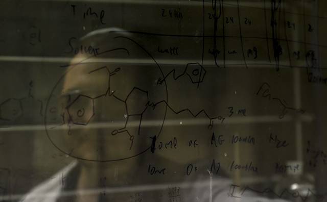 1666122_web1_VND-Antiopiate4-052119