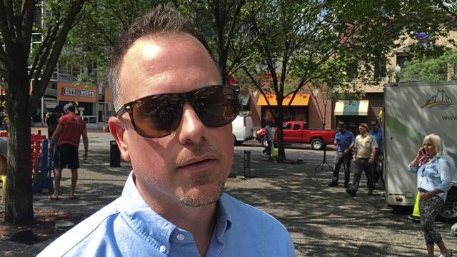 1681853_web1_ptr-benreax01-091716