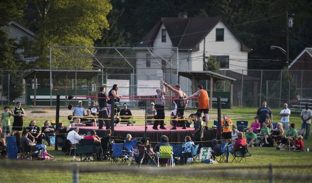 1685543_web1_VND-wrestling17-082718