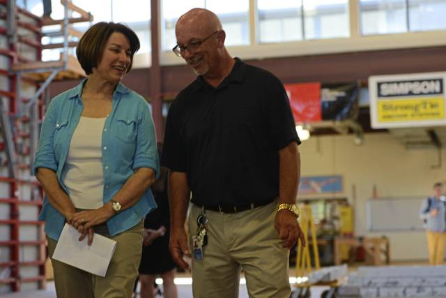 1690636_web1_ptr-klobucharvisit-091919-2