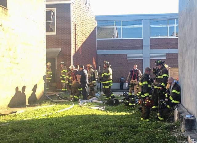 1693927_web1_ptr-LawrenceFire1