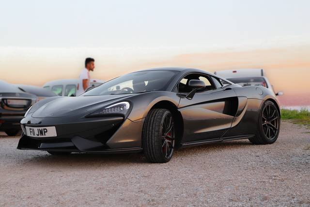 1695256_web1_mclaren-3400807_1920