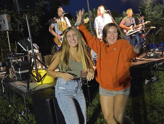 1695362_web1_php-rosedalefest4-092619