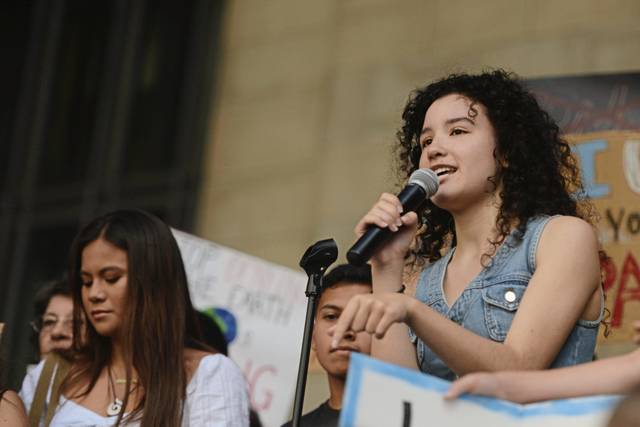 1701829_web1_ptr-climatestrikepgh-092119-20