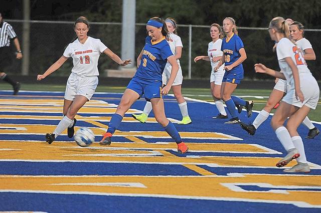 Hampton girls soccer looking to put pieces together