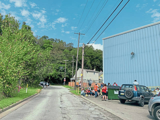 1726140_web1_gtr-jeanhemp3