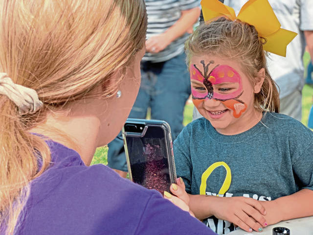 1727988_web1_vnd-truckpull3-facepainting-092919